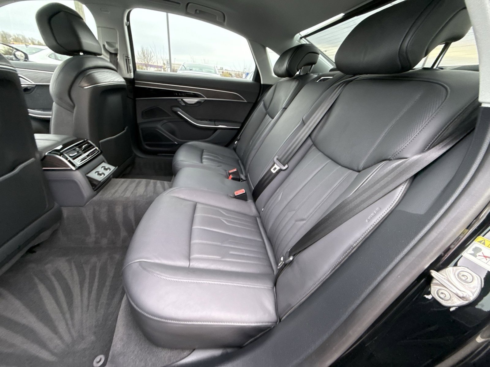 Used 2022 Audi A8 L 3.0T image 25