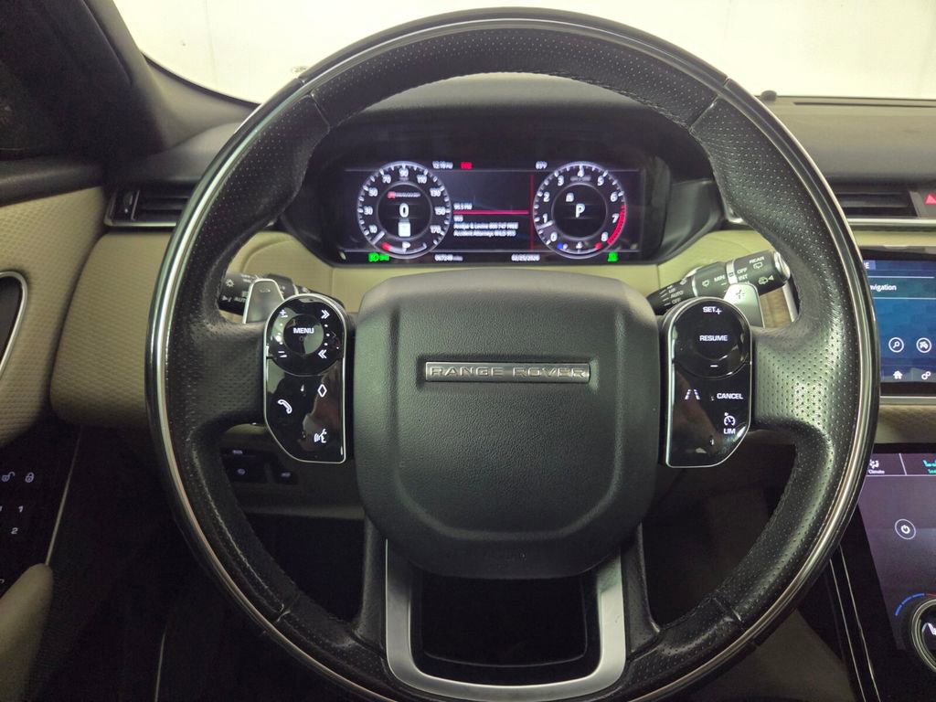Used 2018 Land Rover Range Rover Velar R-Dynamic SE image 17