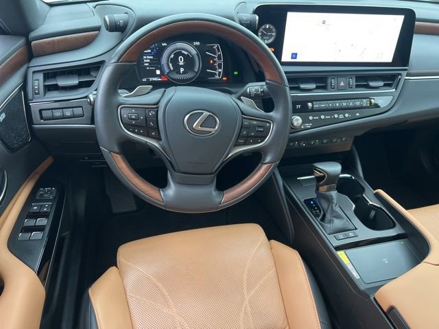 Used 2025 Lexus ES 300h Ultra Luxury image 42