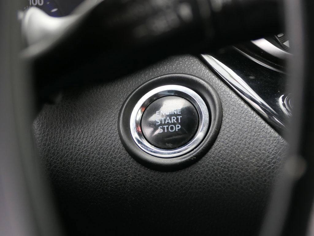 Used 2019 Toyota C-HR Limited FWD image 17