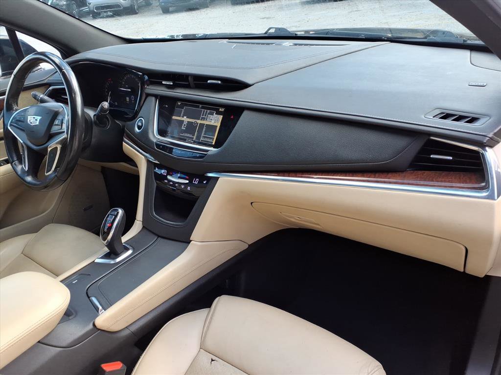 Used 2018 Cadillac XT5 Luxury w/ Driver Awareness Package image 19