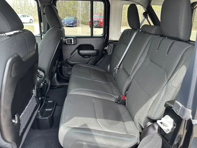 Used 2025 Jeep Wrangler Unlimited Rubicon 4xe w/ Convenience Group AWD/4WD image 19