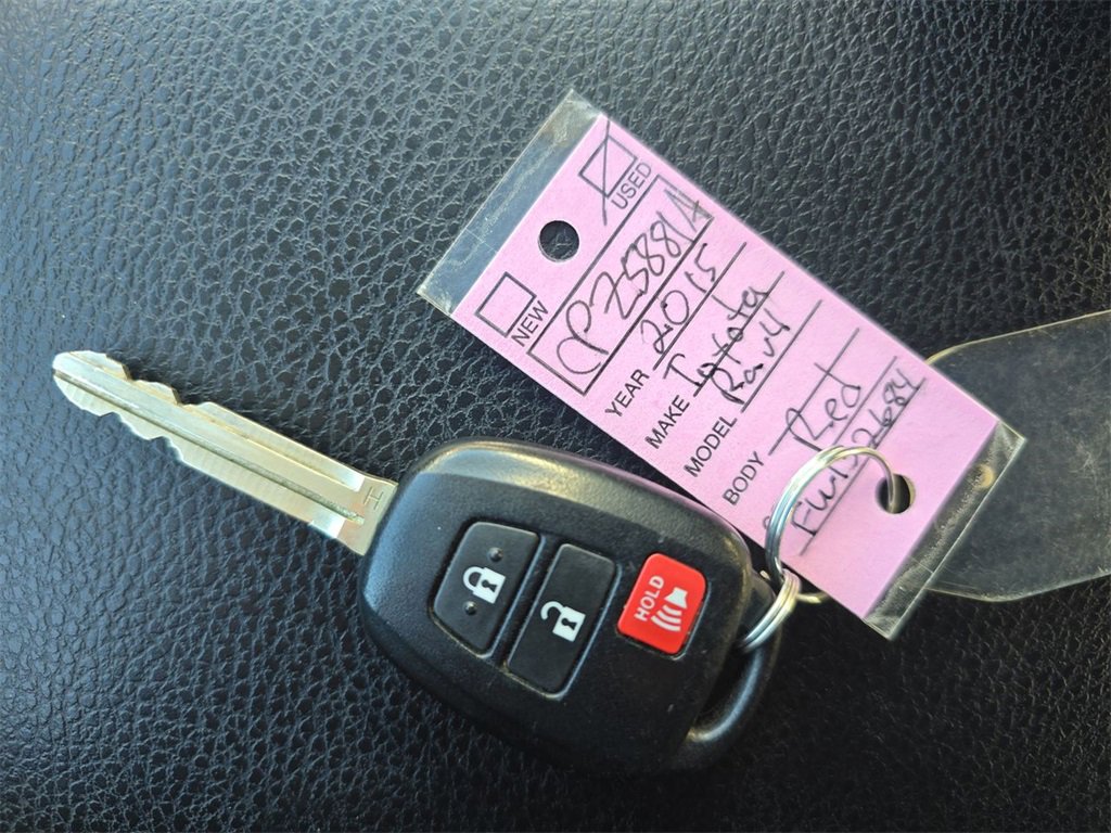 Used 2015 Toyota RAV4 XLE image 37