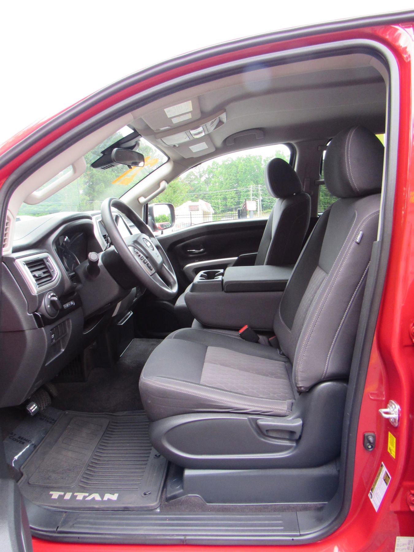 Used 2021 Nissan Titan SV w/ Accessory Utility Package RWD image 11