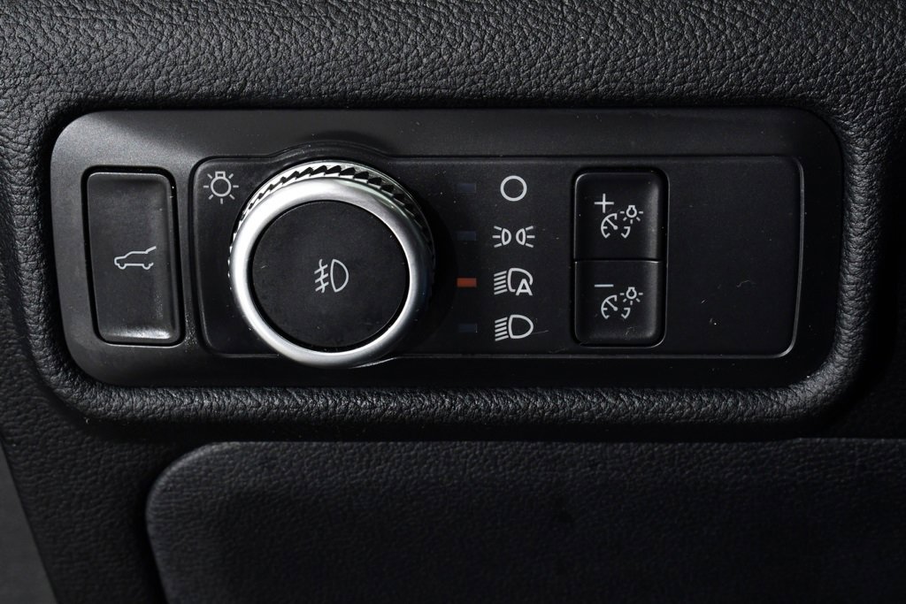 Used 2022 Ford Explorer XLT w/ Equipment Group 202A image 32