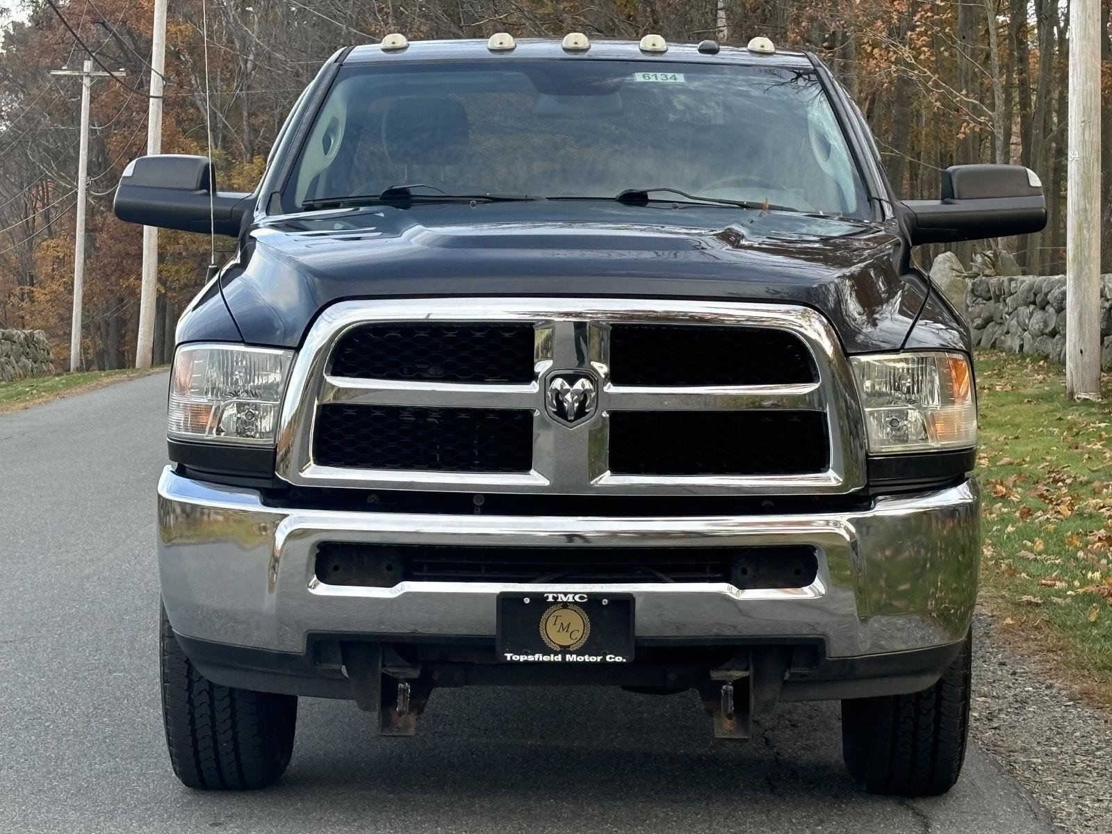 Used 2015 RAM 2500 Tradesman w/ Chrome Appearance Group AWD/4WD image 3