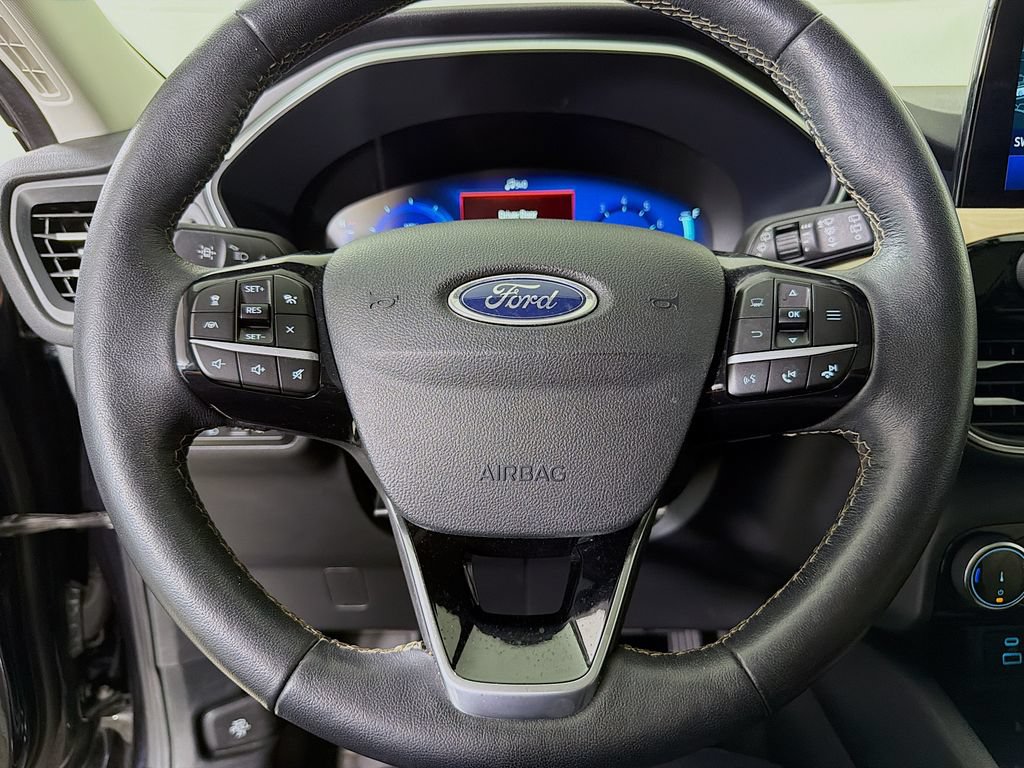 Used 2022 Ford Escape Titanium w/ Titanium Elite Package AWD/4WD image 15
