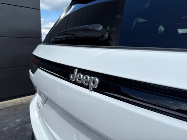 New 2026 Jeep Grand Cherokee Laredo X AWD/4WD image 30