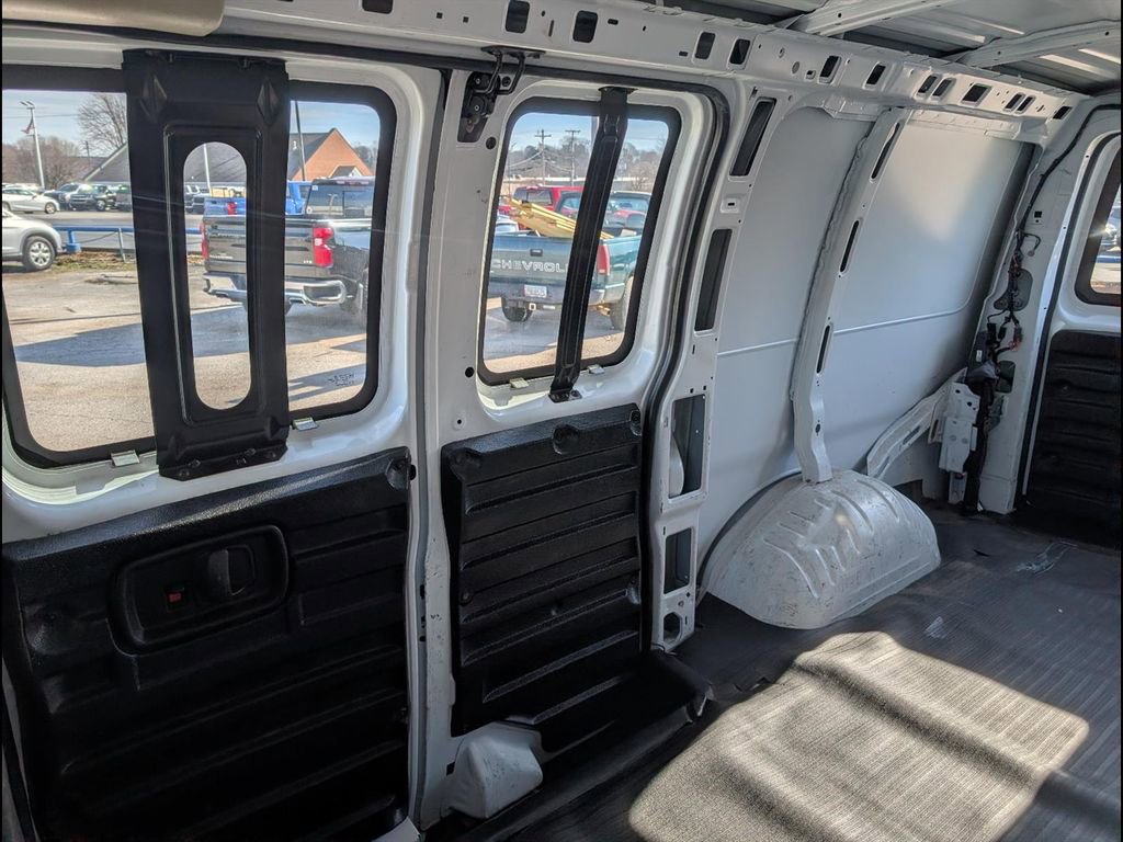 Used 2023 GMC Savana 2500 w/ Driver Convenience Package image 22