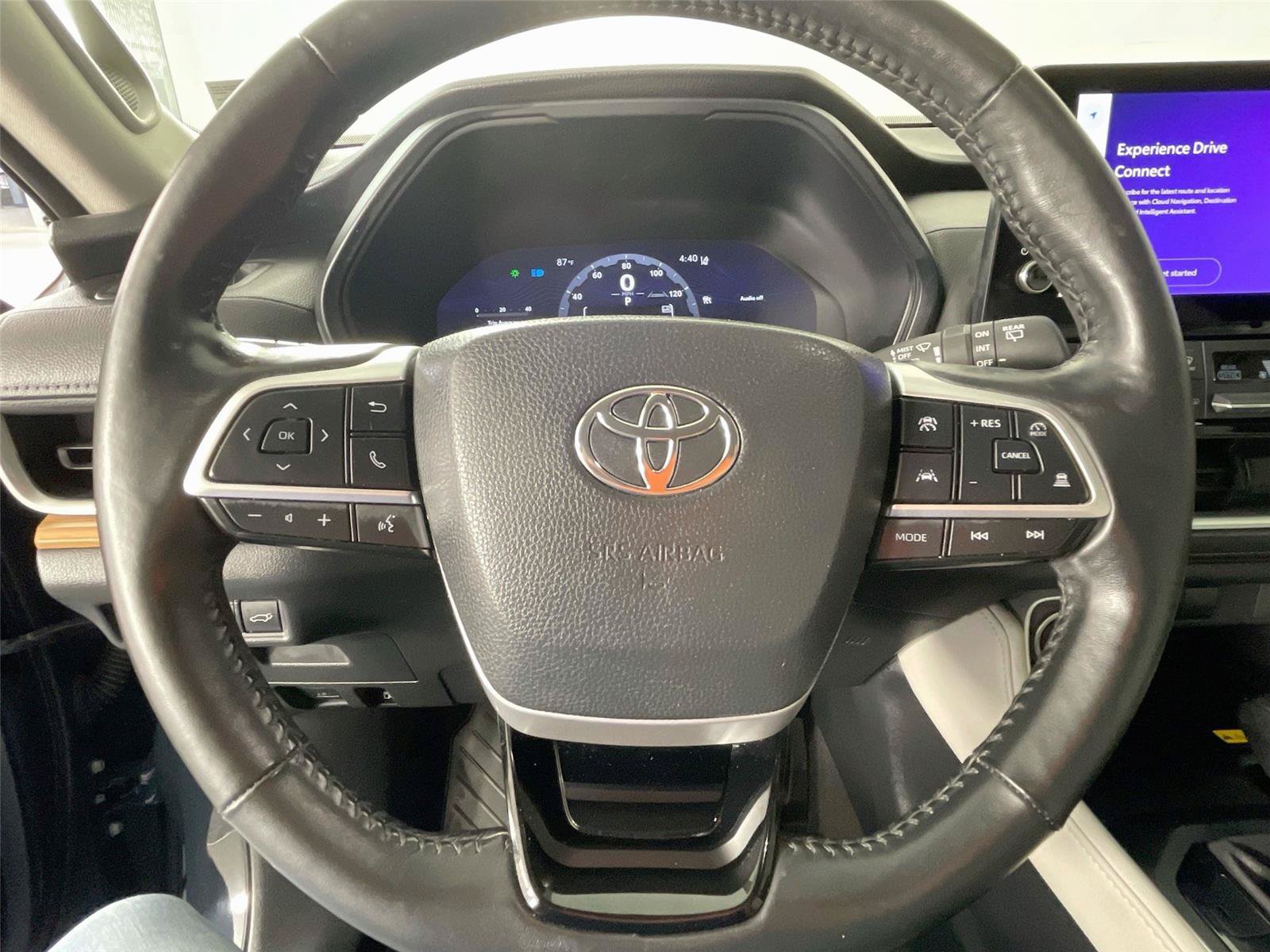 Used 2024 Toyota Grand Highlander AWD image 13