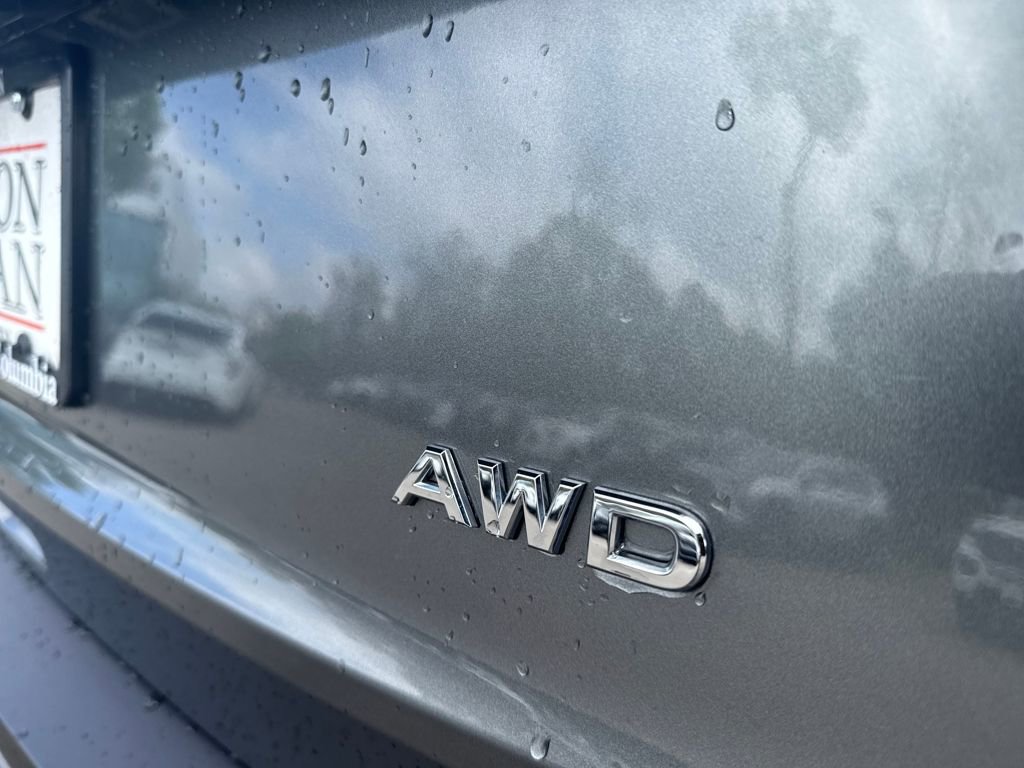 Used 2023 Nissan Rogue S image 42