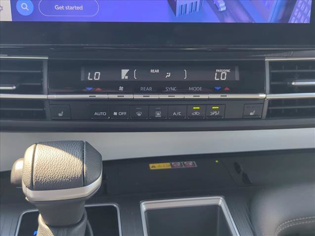 Certified 2025 Toyota Sienna XLE FWD image 20