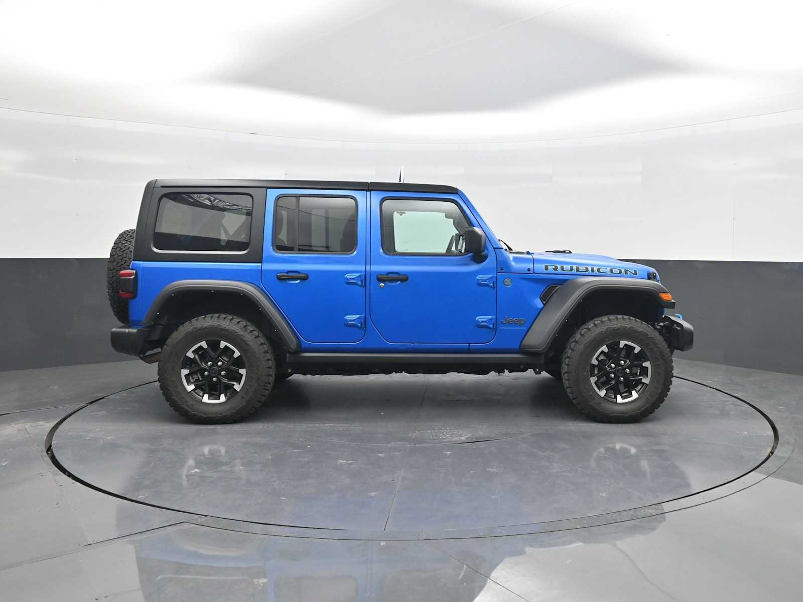 Used 2024 Jeep Wrangler Unlimited Rubicon 4xe AWD/4WD image 9
