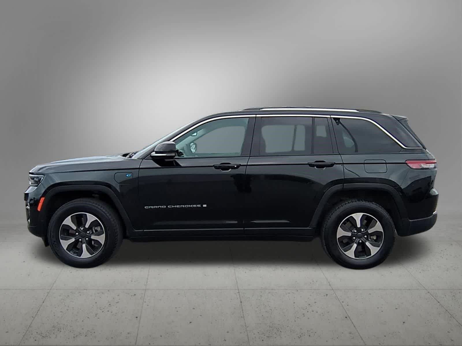 Used 2024 Jeep Grand Cherokee Limited 4xe AWD/4WD image 3