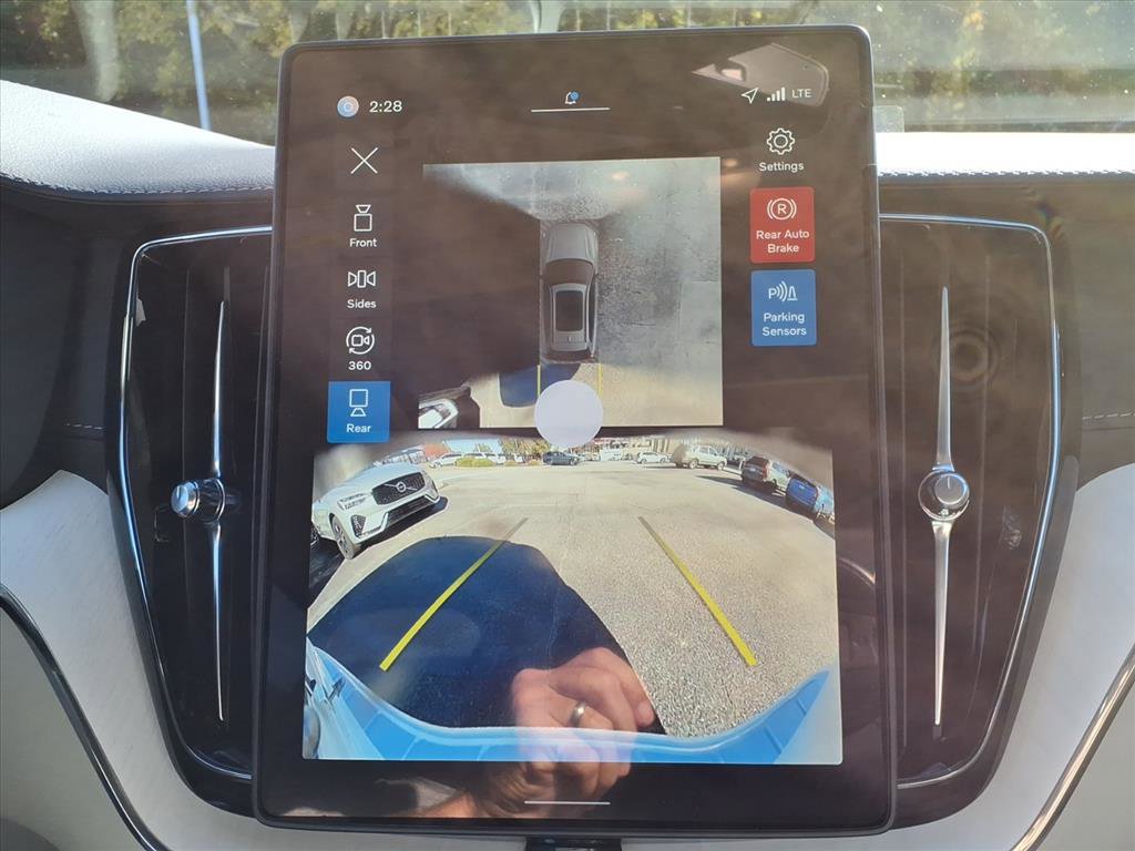 New 2026 Volvo XC60 B5 Ultra w/ Protection Package Premier image 18