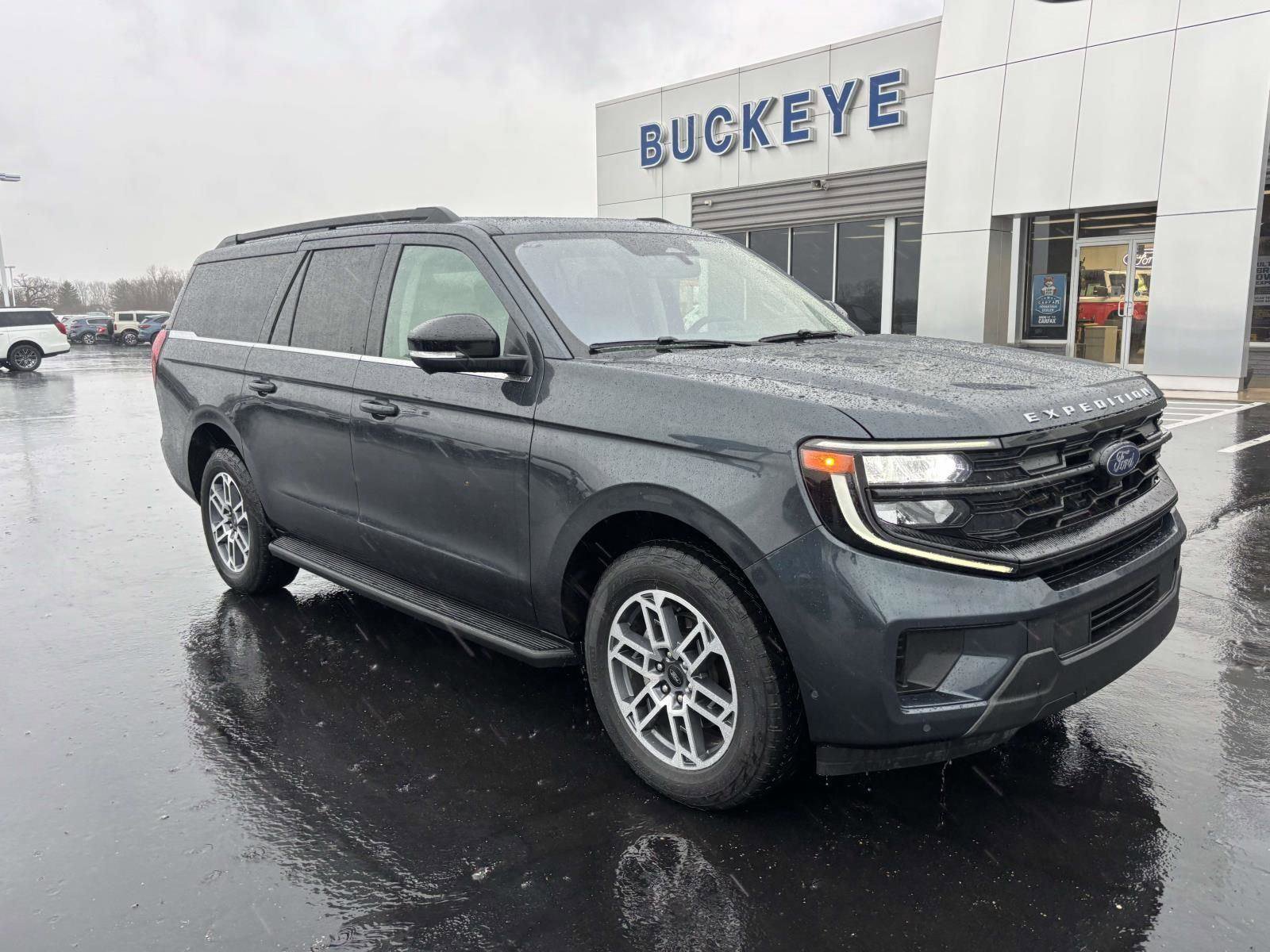 Used 2025 Ford Expedition Max Active AWD/4WD image 1