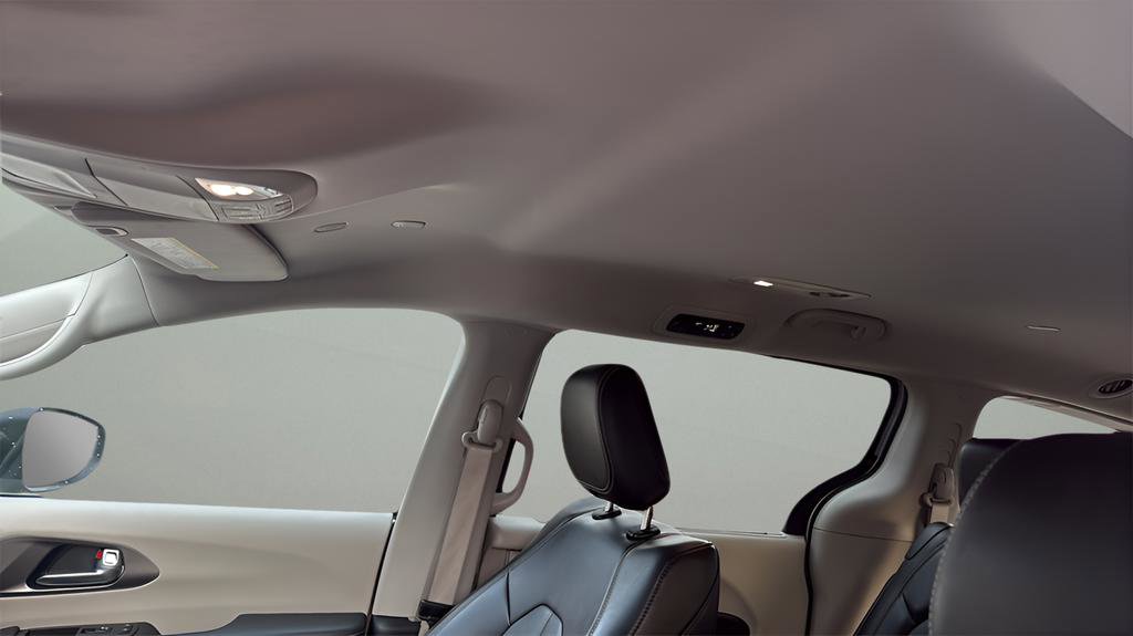 Used 2023 Chrysler Pacifica Touring-L image 17