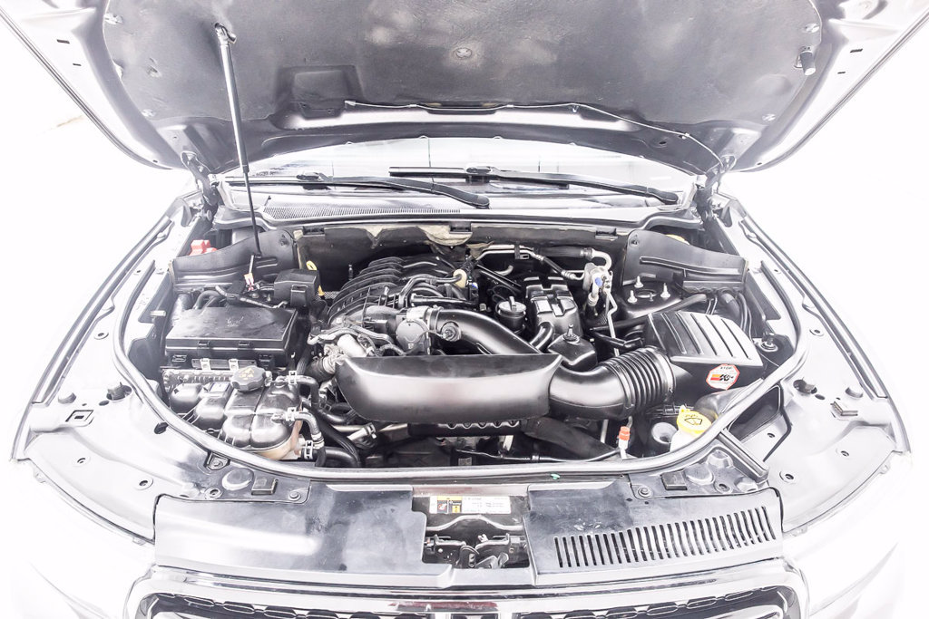 Used 2023 Chevrolet Traverse LS w/ Safety Package FWD image 39