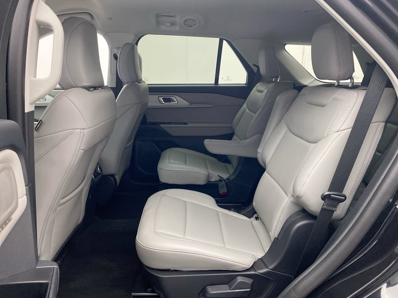 New 2026 Ford Explorer Active w/ Active Comfort Package AWD/4WD image 24