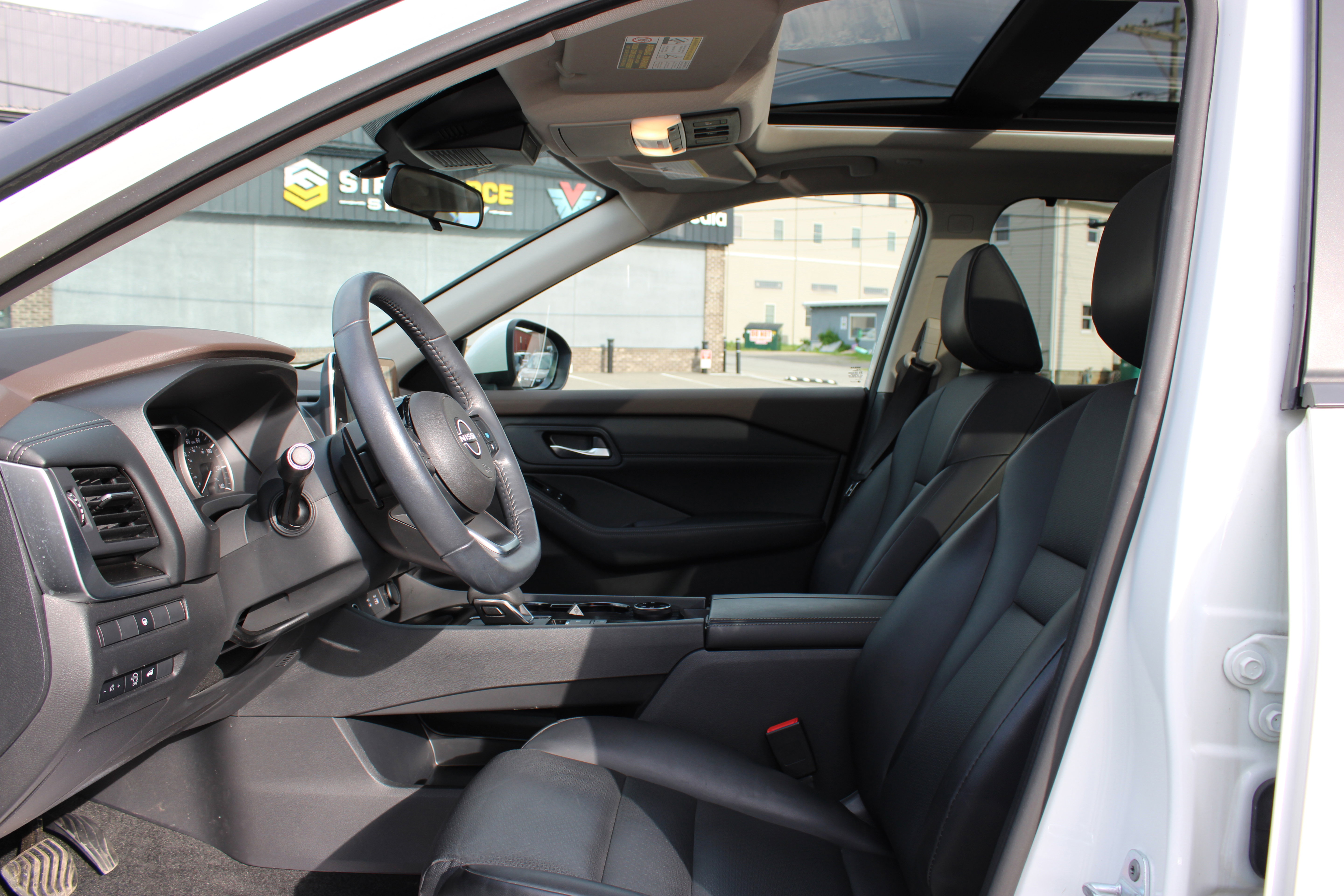 Certified 2023 Nissan Rogue SV w/ SV Premium B Package AWD/4WD image 15