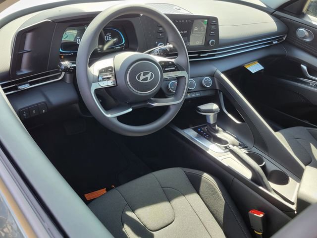 New 2026 Hyundai Elantra SE image 3