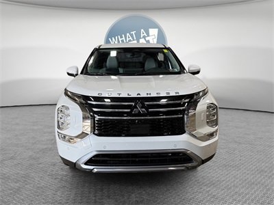 New 2025 Mitsubishi Outlander SE image 9