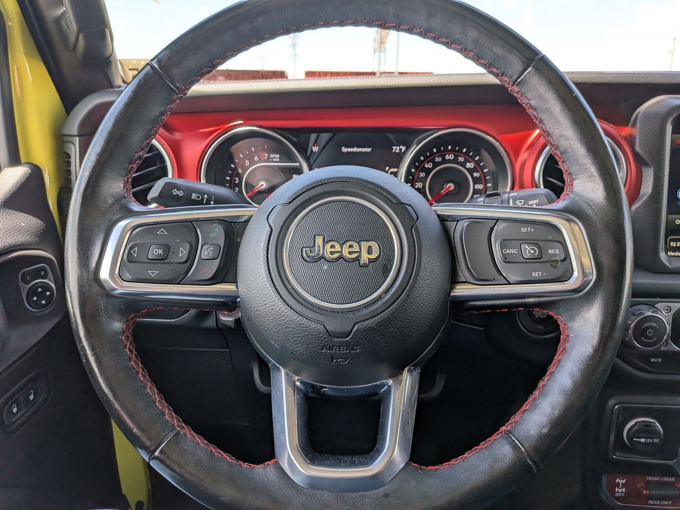Used 2022 Jeep Wrangler Unlimited Rubicon w/ LED Lighting Group AWD/4WD image 15