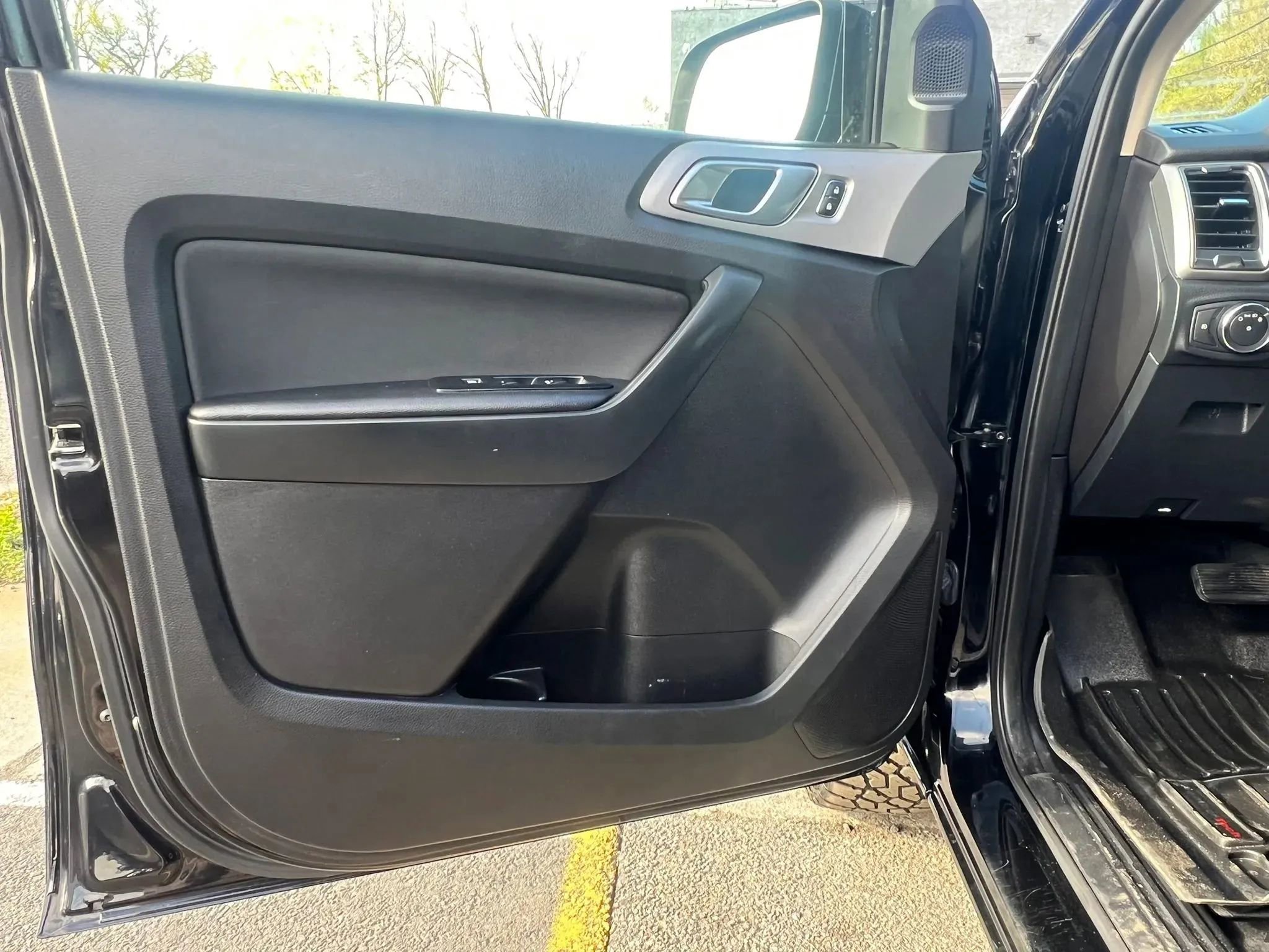 Used 2019 Ford Ranger XLT w/ Equipment Group 302A Luxury AWD/4WD image 11