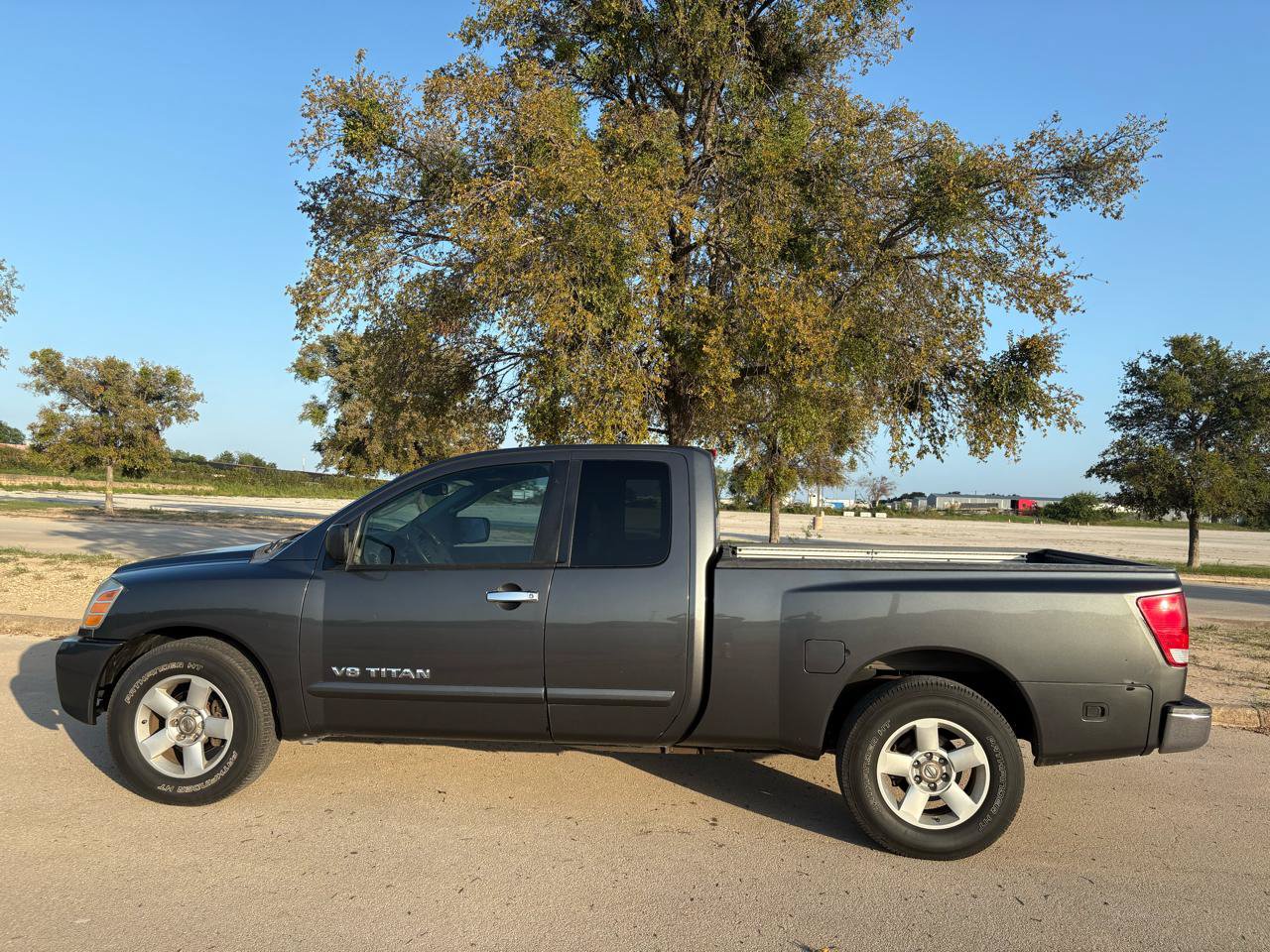 Used 2006 Nissan Titan SE RWD image 3