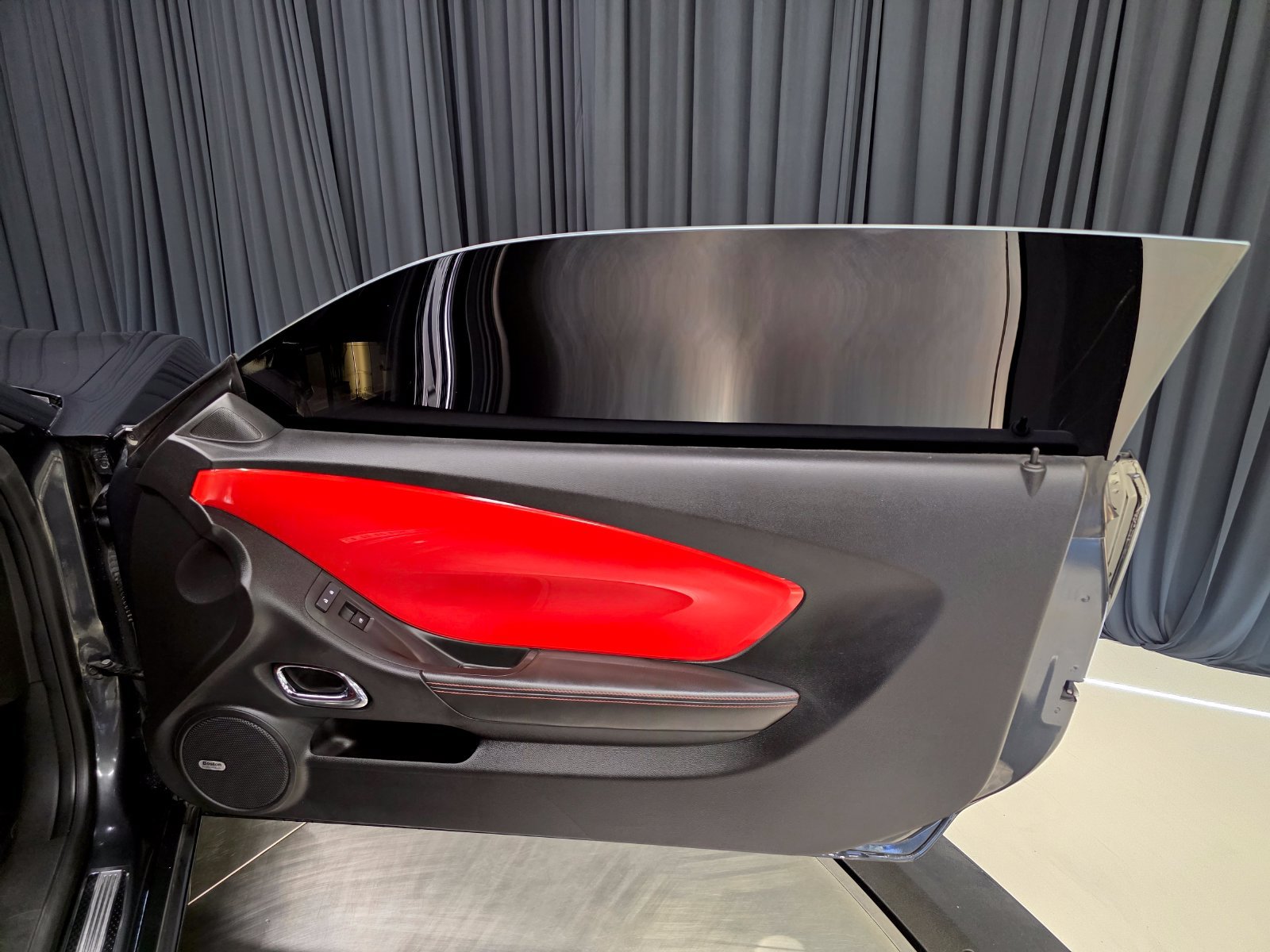 Used 2015 Chevrolet Camaro SS RWD image 33