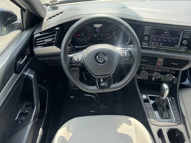 Used 2019 Volkswagen Jetta R-Line FWD image 15