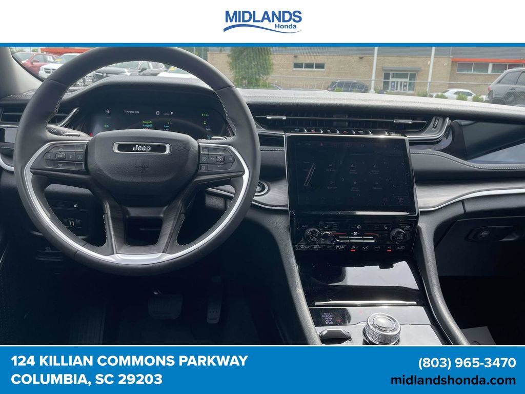 Used 2023 Jeep Grand Cherokee 4WD 4xe image 12
