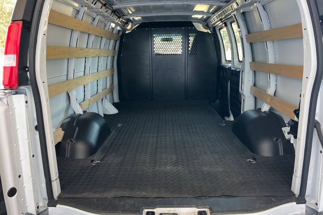 Used 2025 Chevrolet Express 2500 w/ Driver Convenience Package RWD image 16