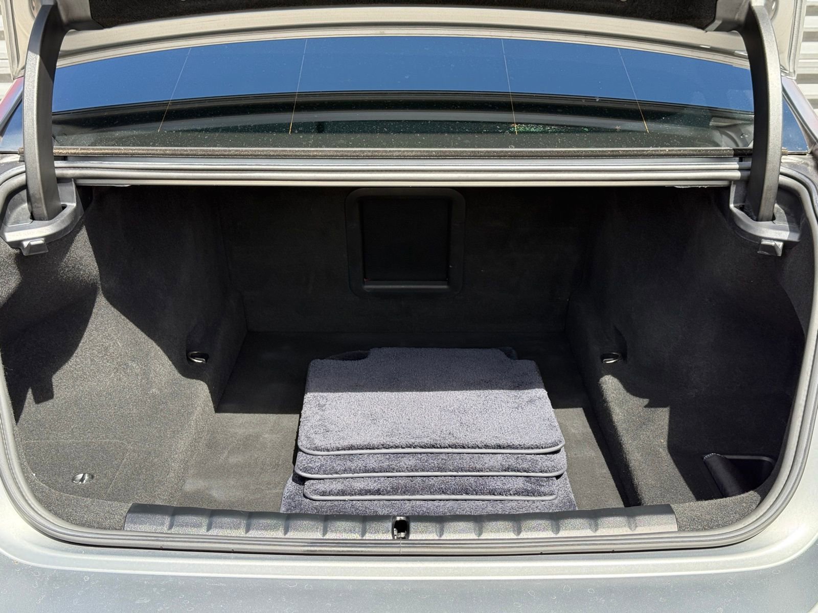 Used 2023 BMW 760i xDrive w/ Luxury Rear Seating Package image 32