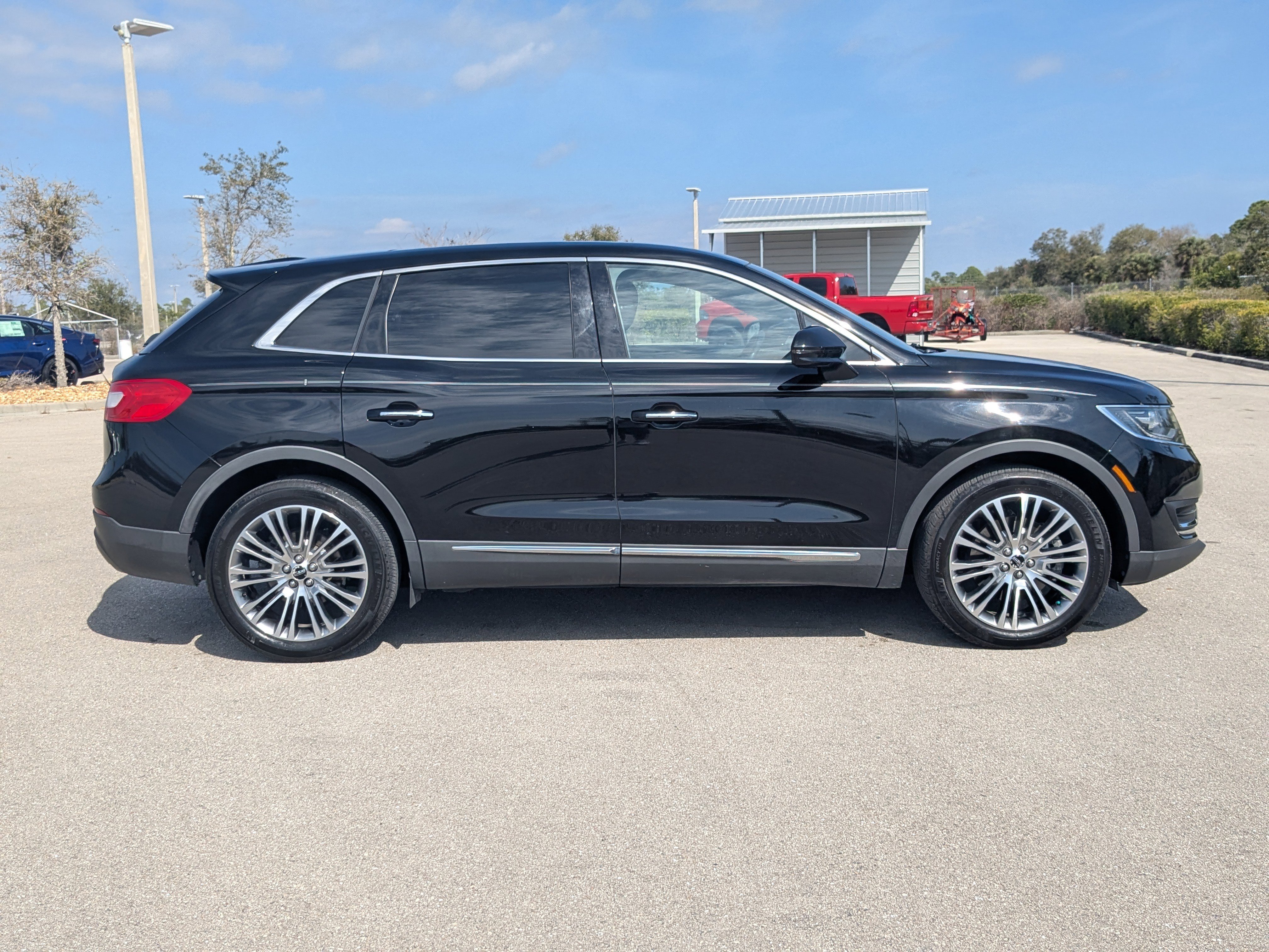 Used 2017 Lincoln MKX Reserve image 4