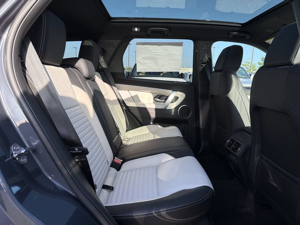 New 2026 Land Rover Discovery Sport Landmark AWD/4WD image 8