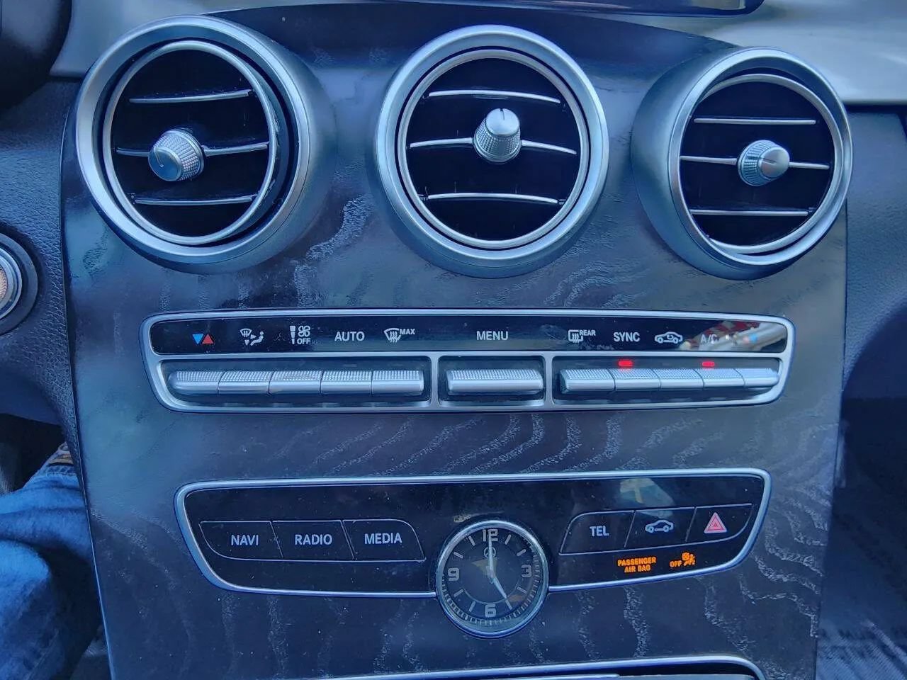 Used 2019 Mercedes-Benz C 300 4MATIC Sedan image 23