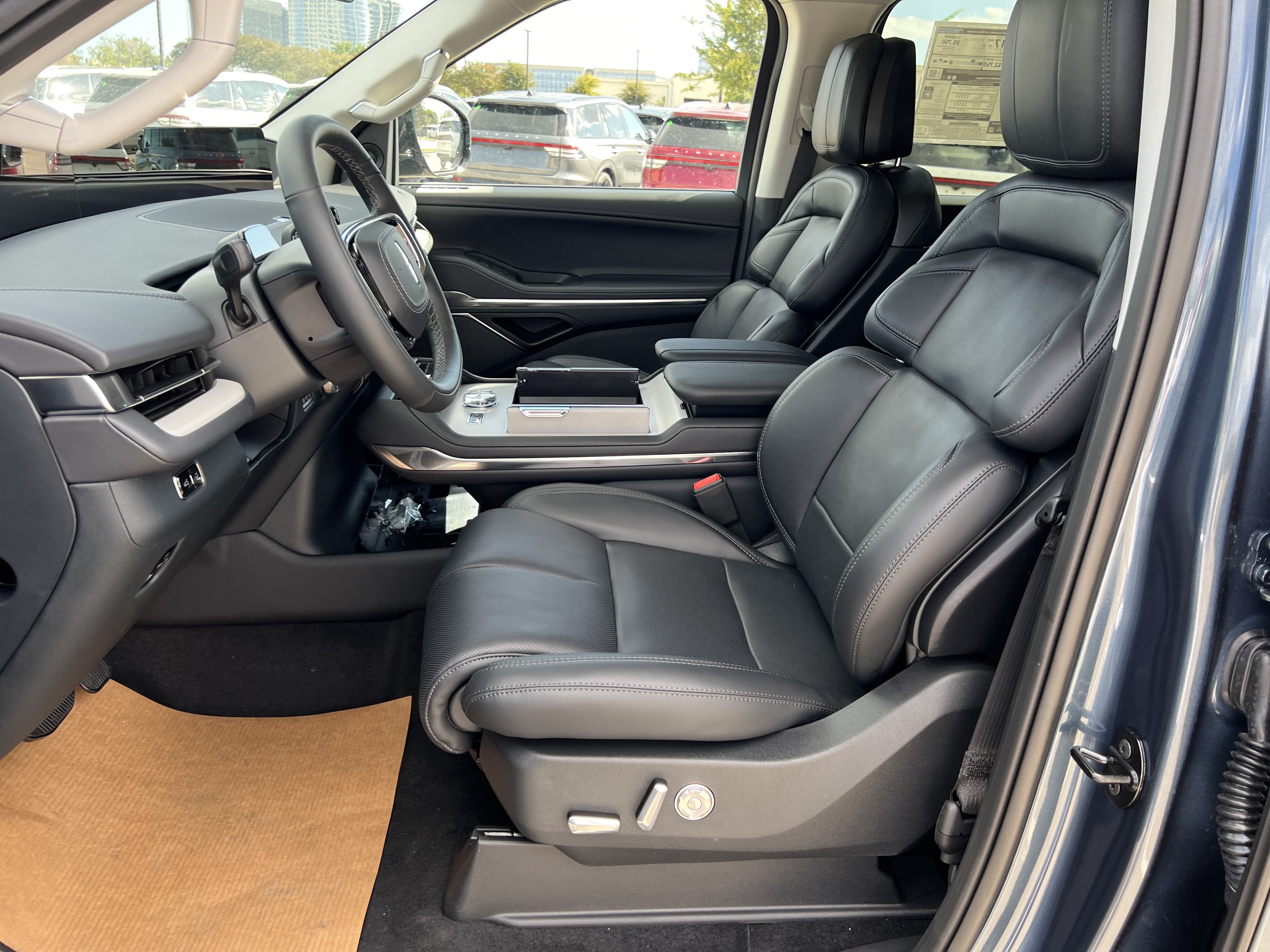 New 2027 Lincoln Navigator Reserve AWD/4WD image 14