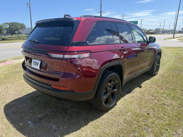 New 2025 Jeep Grand Cherokee Limited w/ Black Appearance Package image 7