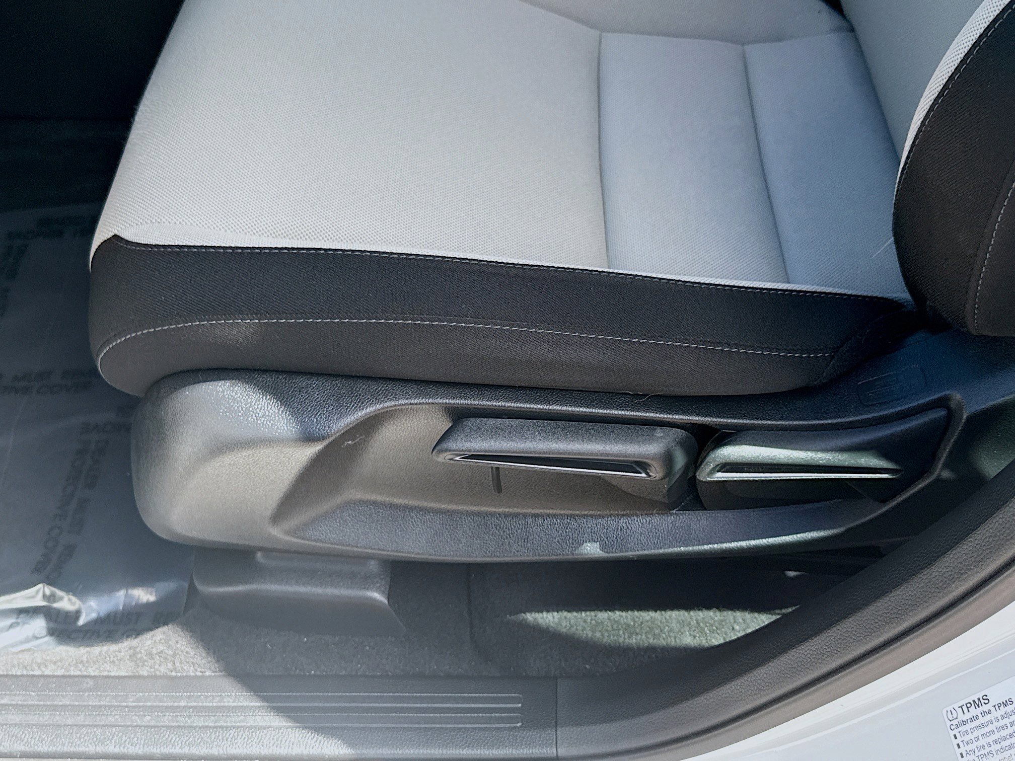 Used 2023 Honda CR-V LX image 17