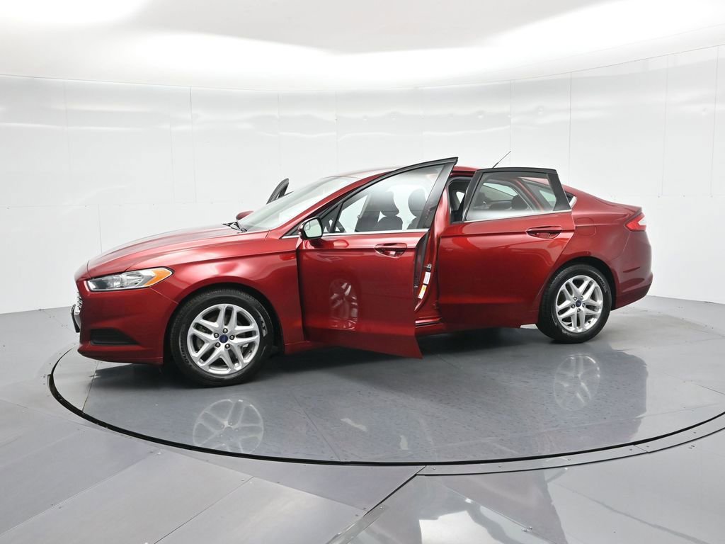 Used 2016 Ford Fusion SE FWD image 34