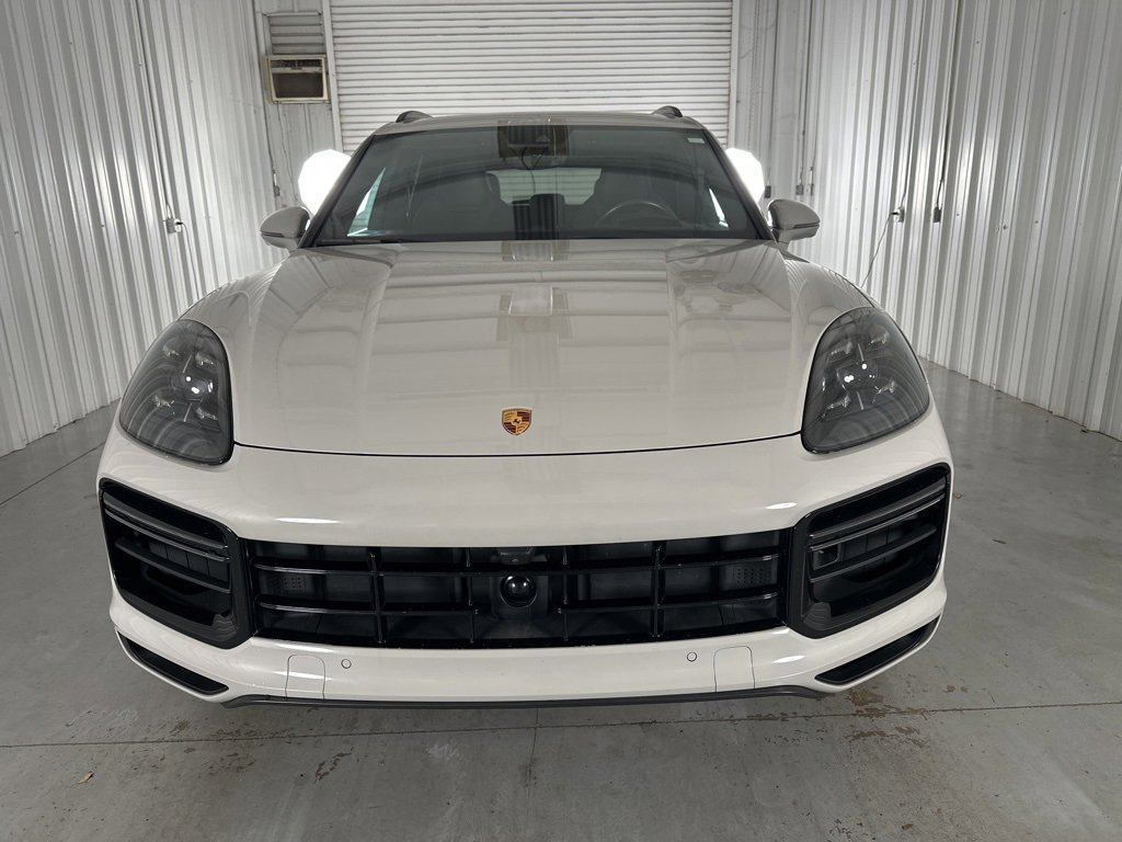 Used 2021 Porsche Cayenne Turbo image 2