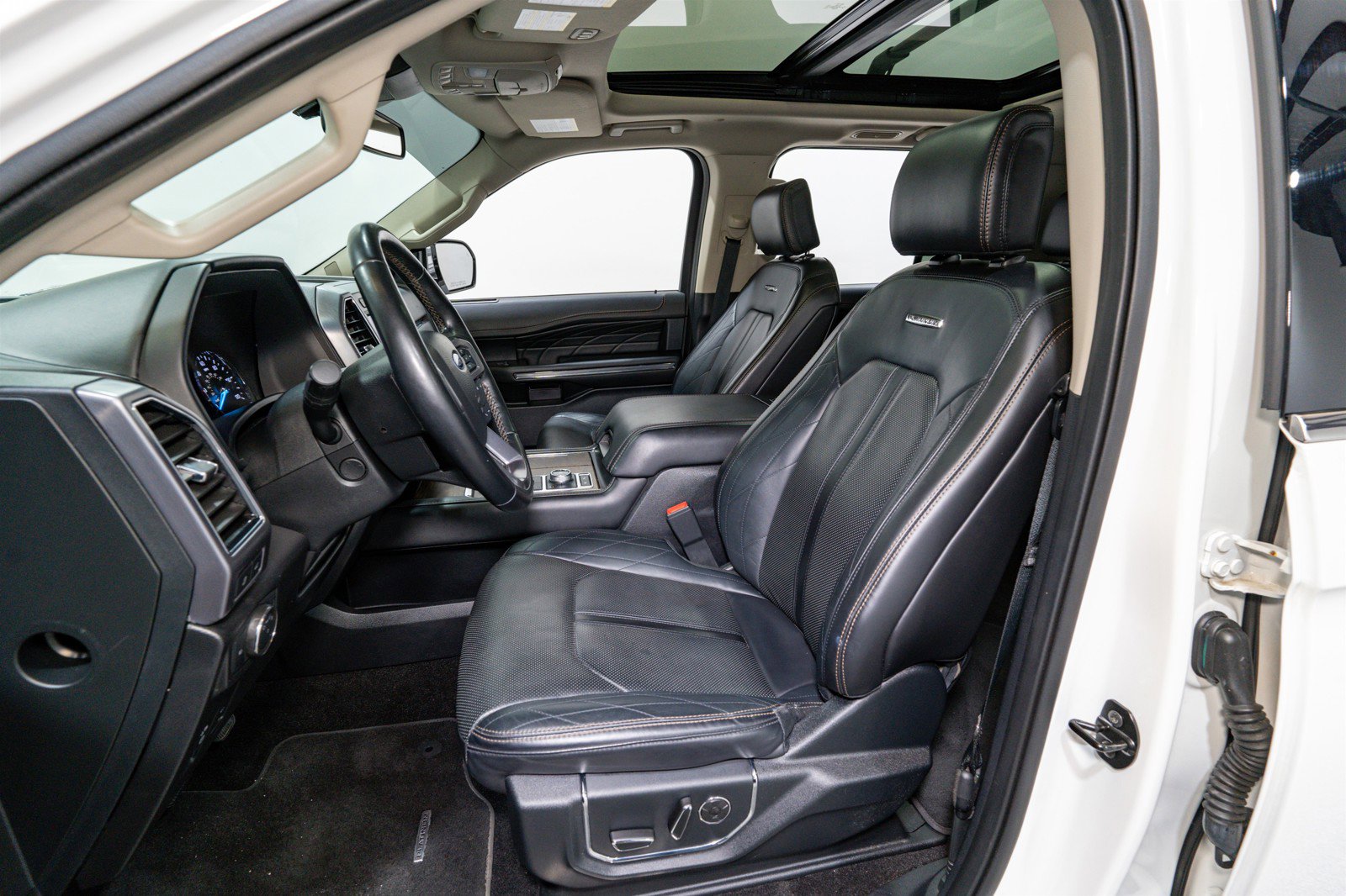 Used 2020 Ford Expedition Platinum image 18