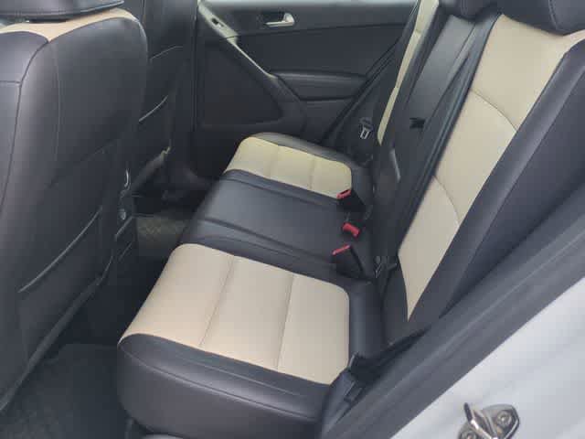 Used 2017 Volkswagen Tiguan S image 18