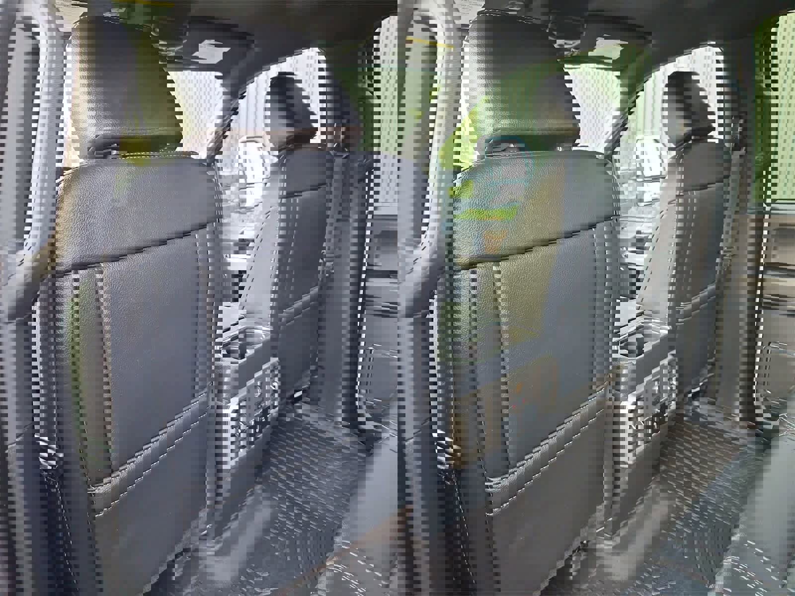 Used 2022 Ford F350 Lariat w/ FX4 Off-Road Package image 18