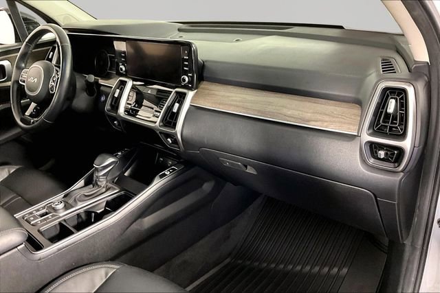 Certified 2022 Kia Sorento EX w/ Panoramic Sunroof Package FWD image 26