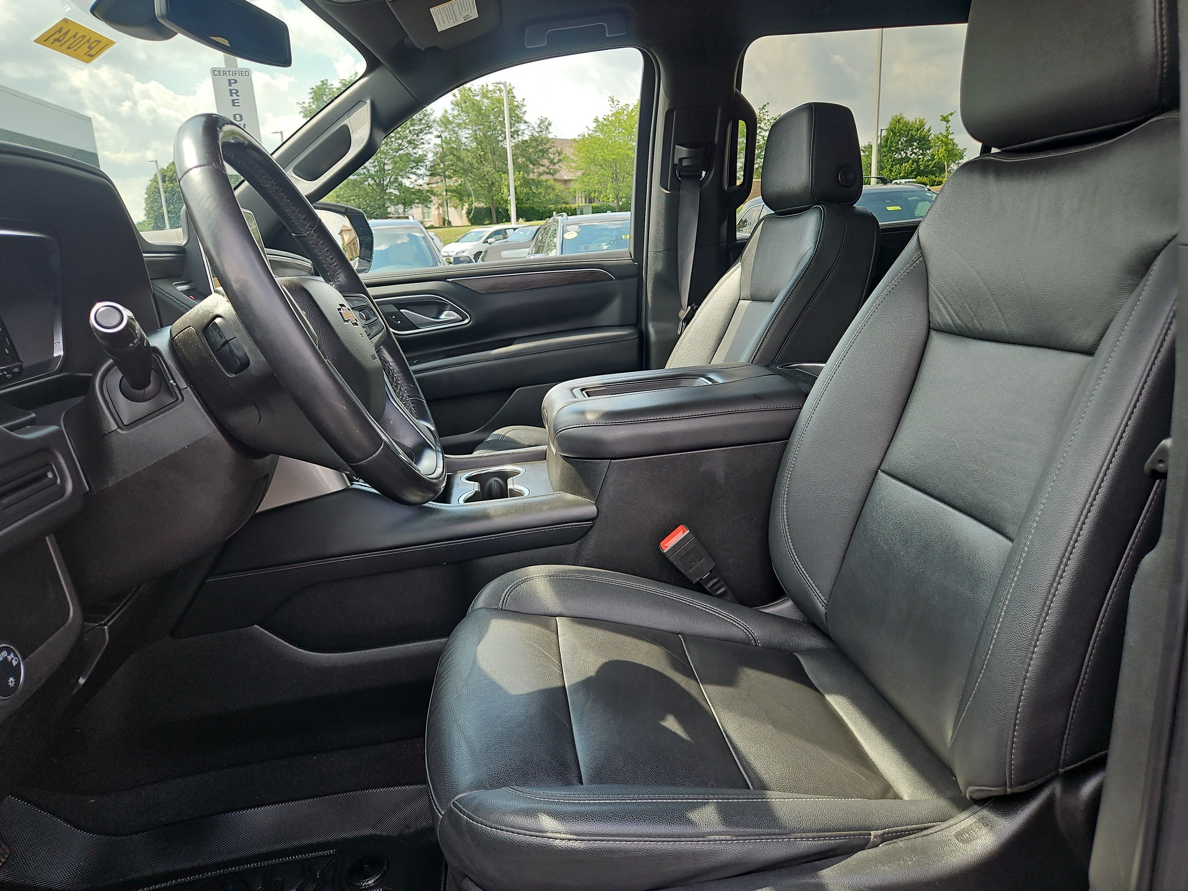 Used 2022 Chevrolet Suburban LT AWD/4WD image 17