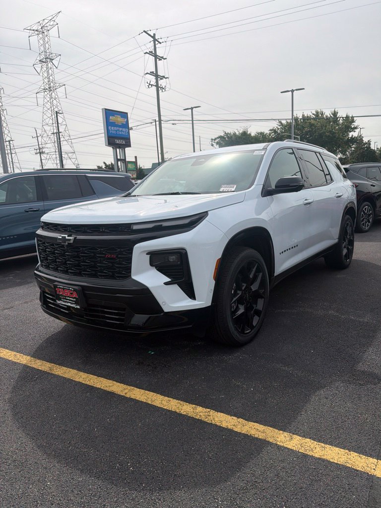New 2026 Chevrolet Traverse RS w/ LPO, Floor Liner Package AWD/4WD image 3