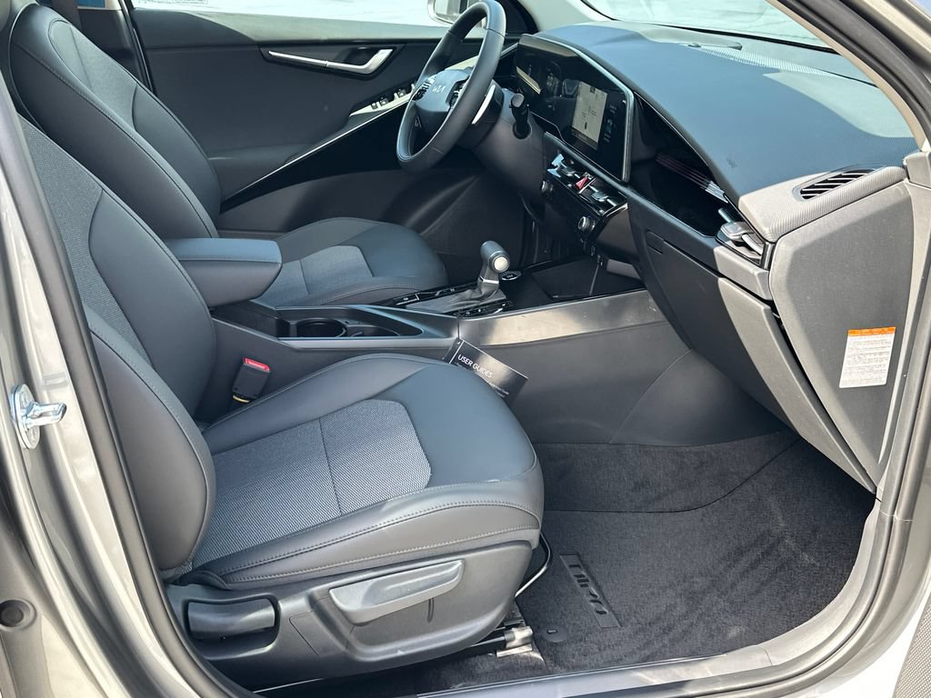 New 2026 Kia Niro EX FWD image 11