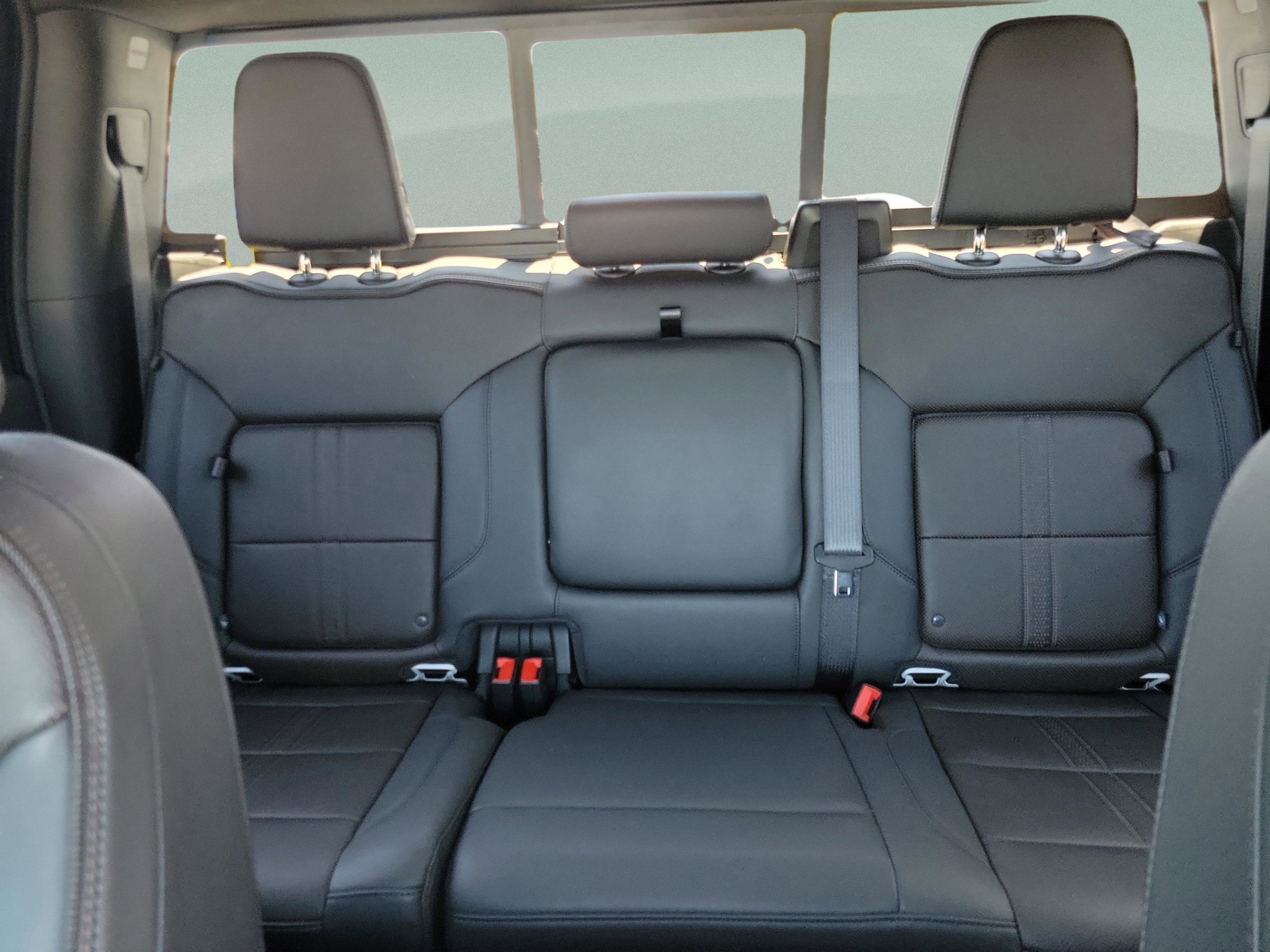 Used 2024 Chevrolet Silverado 2500 High Country w/ High Country Premium Package AWD/4WD image 11
